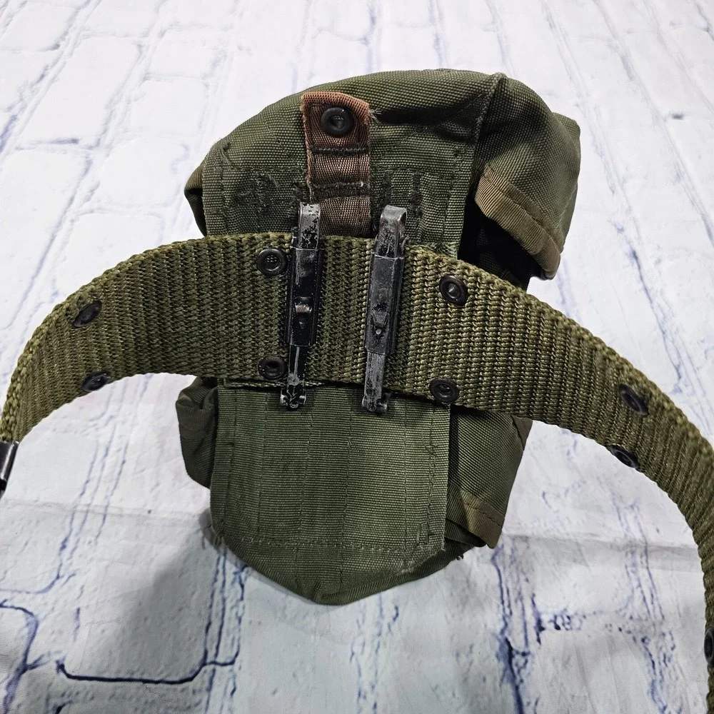 US Military ISSUED Arkansas Lighthouse LARGE Military Belt Nylon Canteen VINTAGE